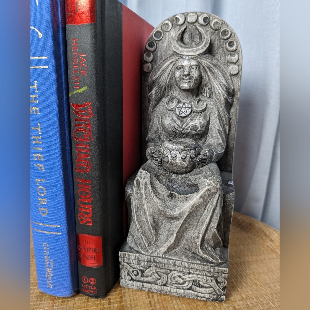 Dryad Design Seated Goddess